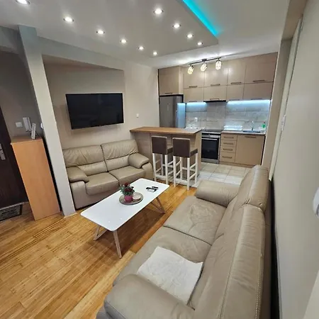 Centar Lux - Free Private Parking, 10-min Walk Downtown 아파트 *