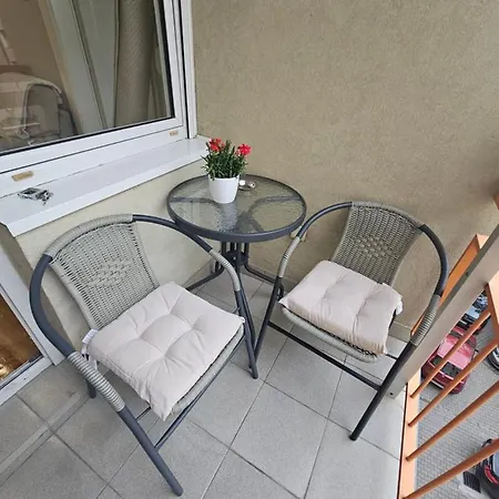 Lejlighed Centar Lux - Free Private Parking, 10-min Walk Downtown Novi Sad