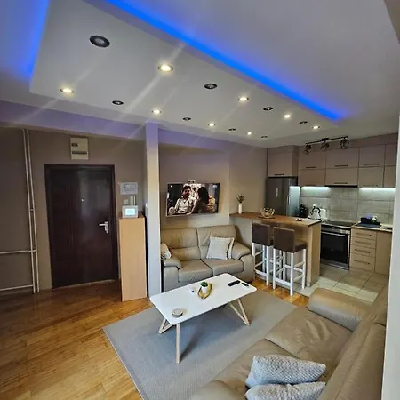 Centar Lux - Free Private Parking, 10-min Walk Downtown Lejlighed *