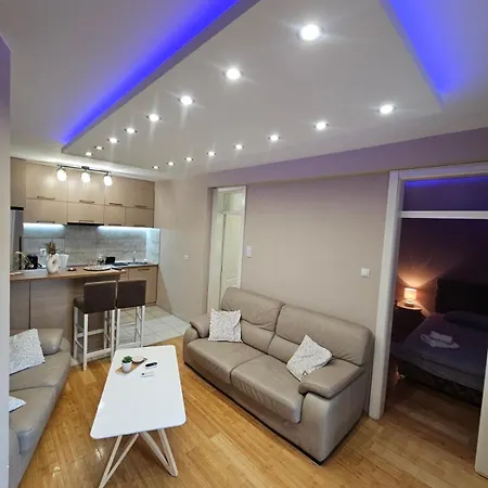 Centar Lux - Free Private Parking, 10-min Walk Downtown *