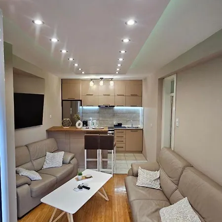 Centar Lux - Free Private Parking, 10-min Walk Downtown * 노비사드