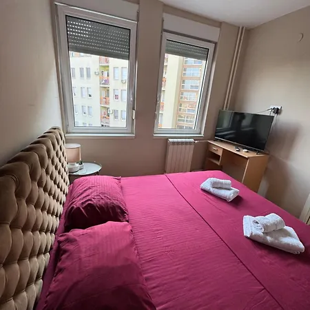 Lejlighed Centar Lux - Free Private Parking, 10-min Walk Downtown *