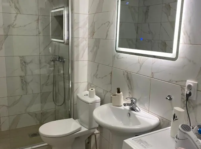 דירה Centar Lux - Free Private Parking, 10-min Walk Downtown *