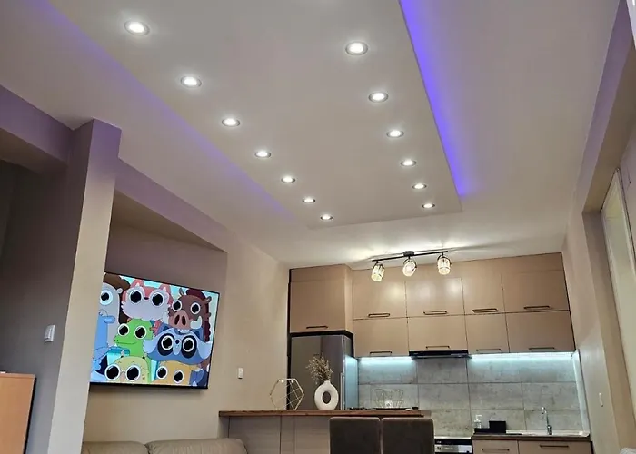 Centar Lux - Free Private Parking, 10-min Walk Downtown נובי סאד