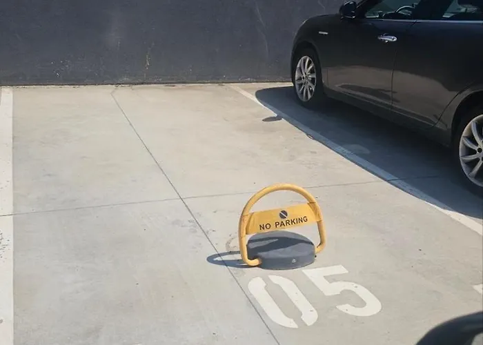 דירה Centar Lux - Free Private Parking, 10-min Walk Downtown